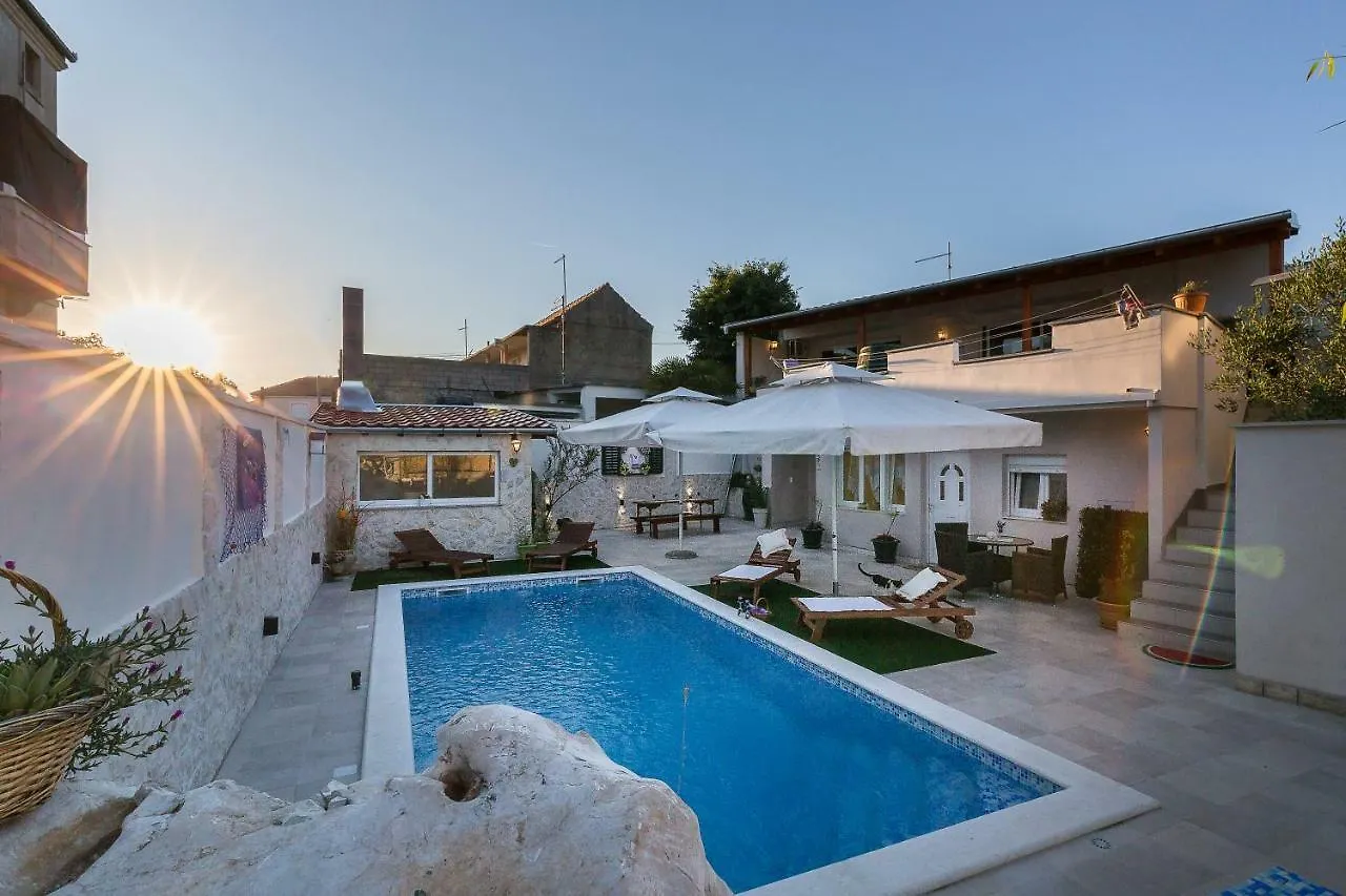 Apartment Nedo Sveti Filip i Jakov