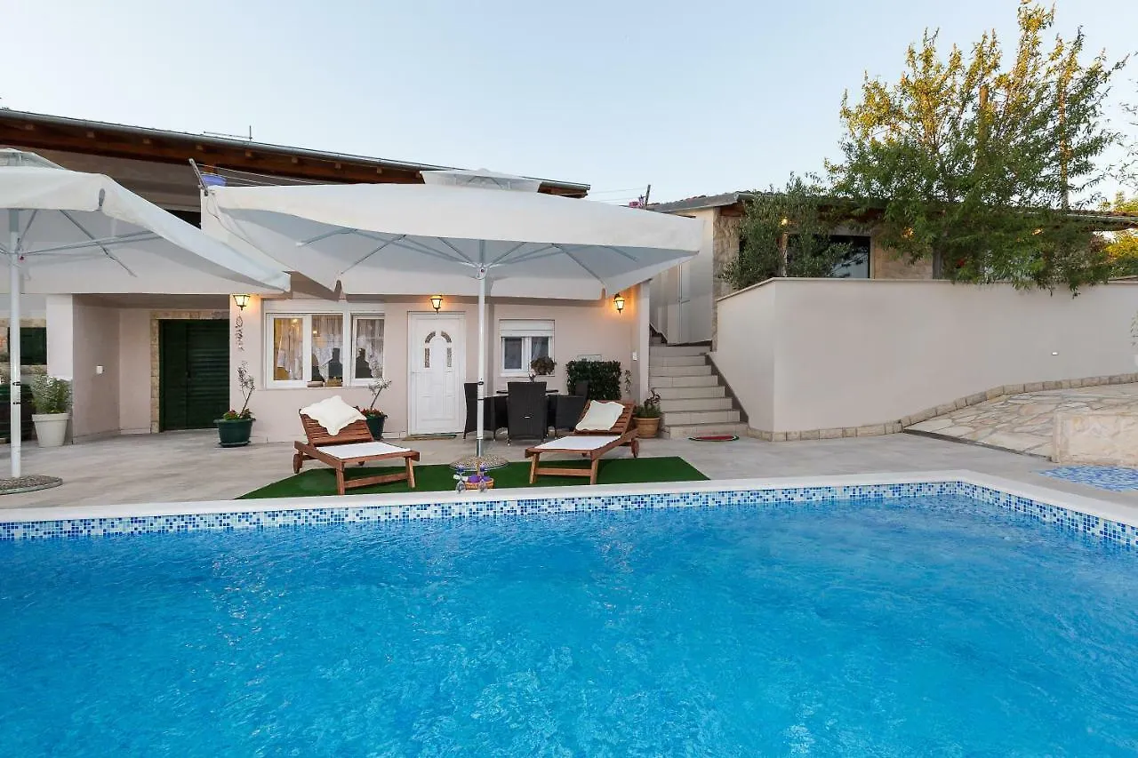 Apartment Nedo