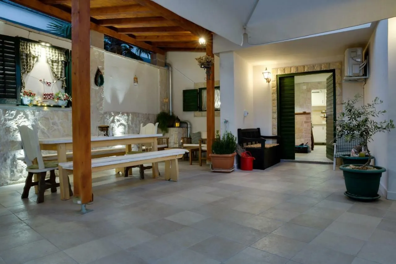 Apartment Nedo Sveti Filip i Jakov