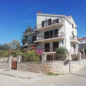  Apartman Danyja